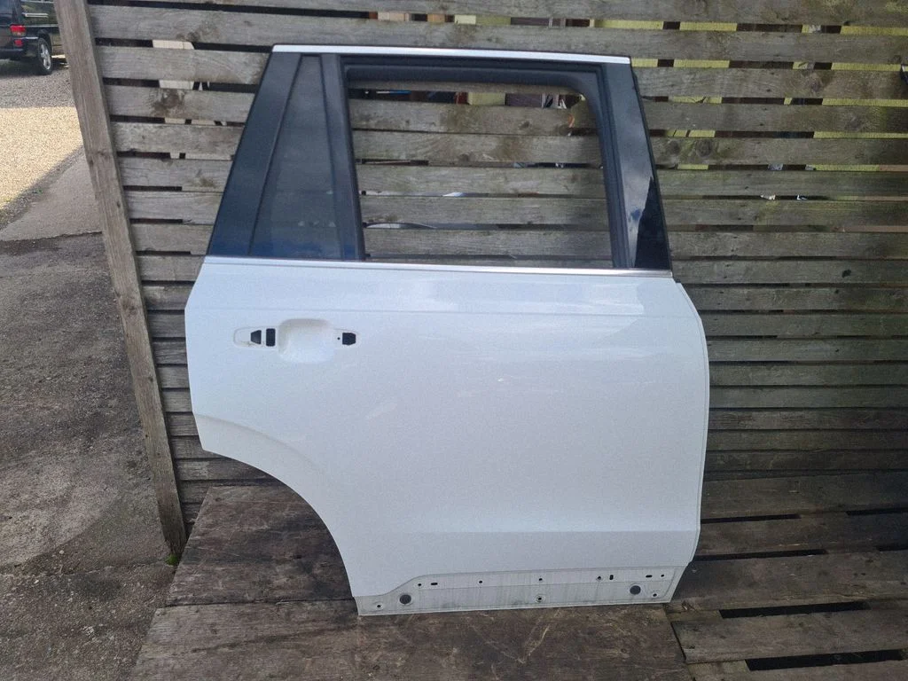Esiuks – Volvo XC90 (2014-)