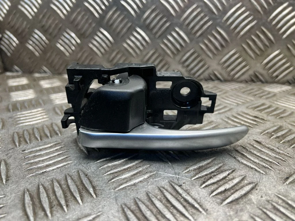 Front door interior handle 140418A2