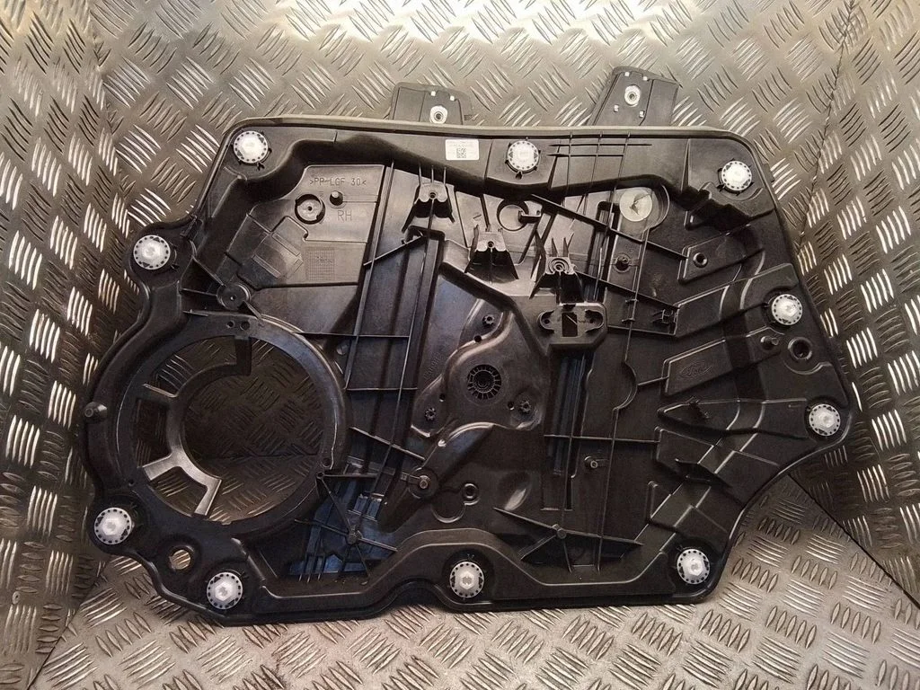 Priekšējā el. loga pacēlāja mehānisms bez motoriņa H1BBA23200CD