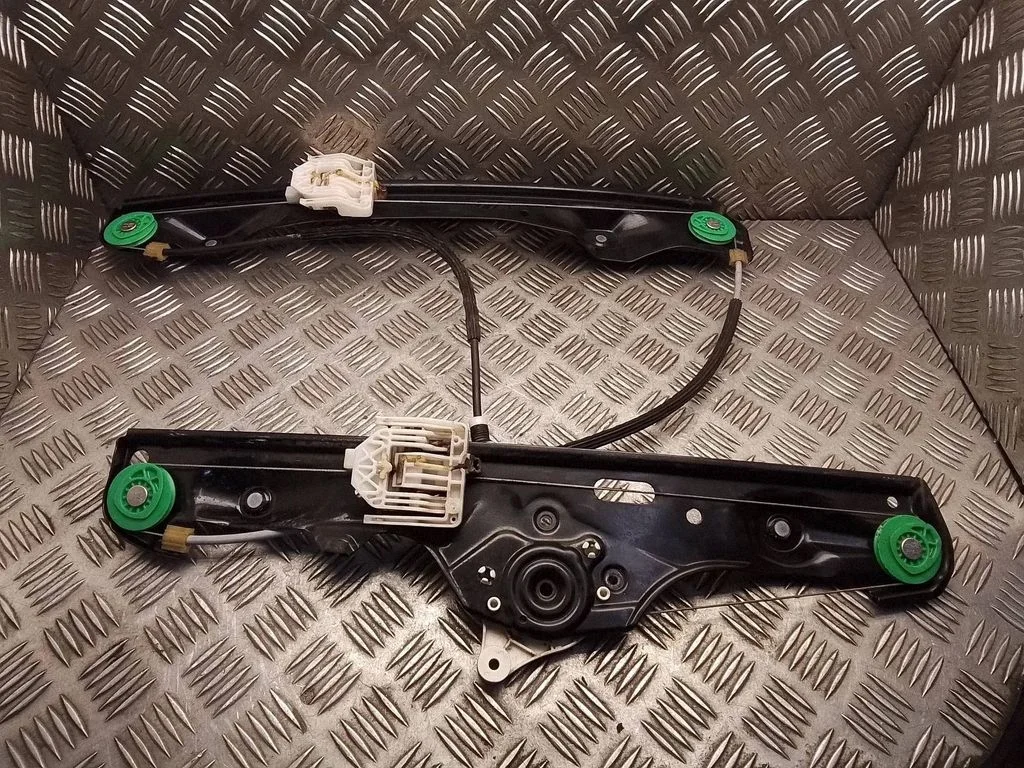 Priekšējā el. loga pacēlāja mehānisms bez motoriņa 2990293