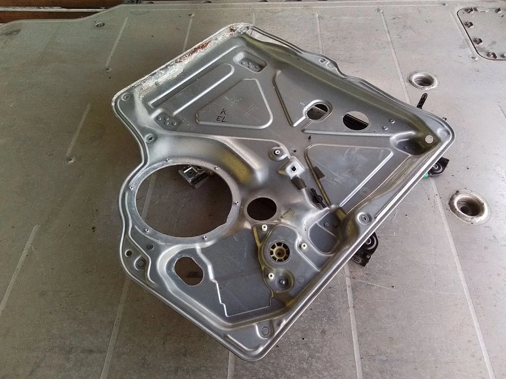 Priekšējā el. loga pacēlāja mehānisms bez motoriņa 7H0837729G