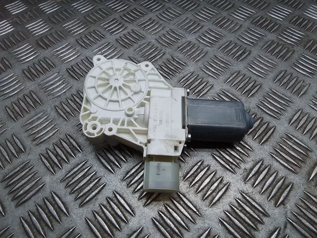 Front door window regulator motor – BMW 5 Series F10 F11 (2009-2016)