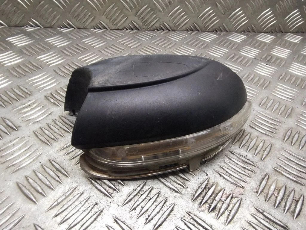 Front door wing mirror part – Volkswagen Touran I (2003-2010)