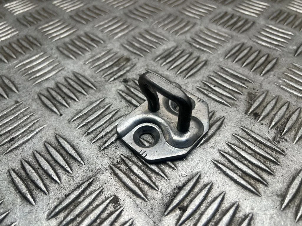 Rear door lock loop/hook striker – Volvo XC90 (2014-)