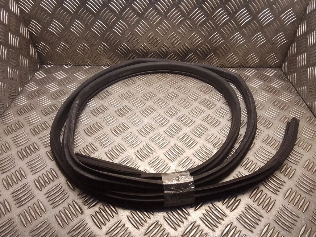 Rear door rubber seal (on body) – Nissan Qashqai (2014-2016)