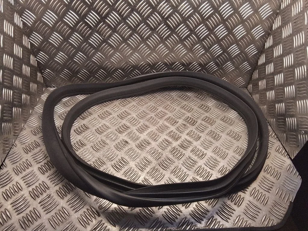 Rear door rubber seal (on body) – Mercedes-Benz E-Class W212 (2009-2016)