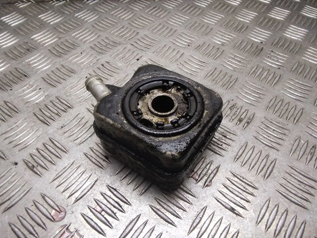 Eļļas filtra turētājs/dzesētājs 028117021K