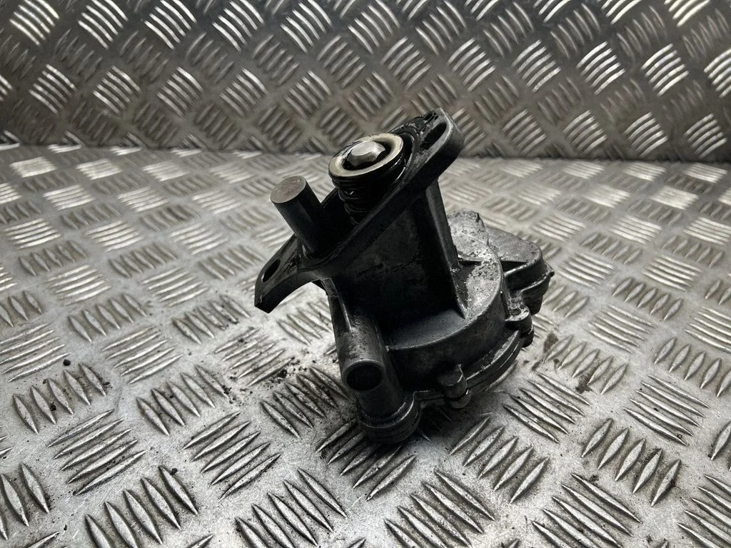 Vacuum pump – Volkswagen Transporter - Caravelle T4 (1991-2003)
