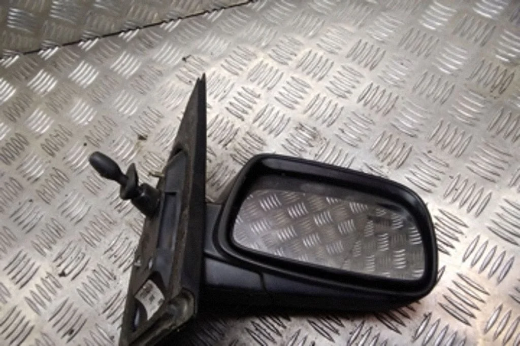 Lusterko mechaniczne – Toyota Yaris Verso (1999-2005)