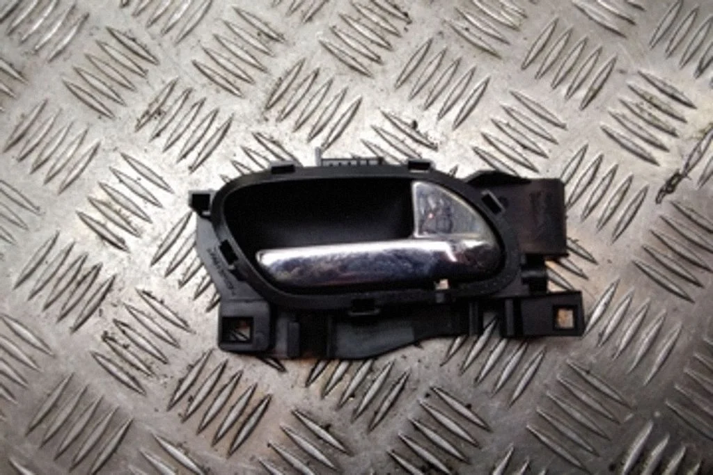 Front door interior handle – Citroen C4 I (2004-2010)