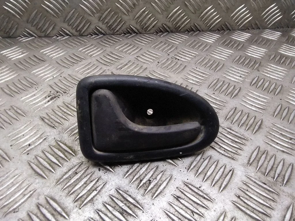 Liugukse sisemine käepide – Renault Trafic II (X83) (2001-2014)