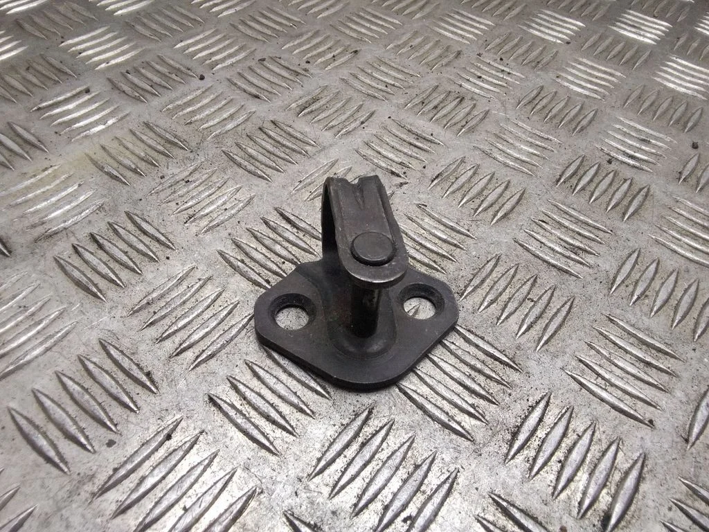 Sliding door lock loop/hook striker – Volkswagen Transporter - Caravelle T5 (2003-2015)
