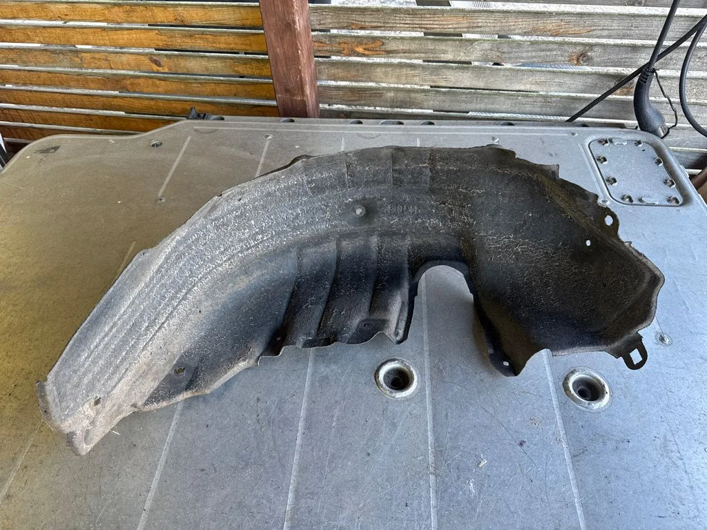 Tagumine poritiivakate – Toyota Auris E180 (2012-2018)