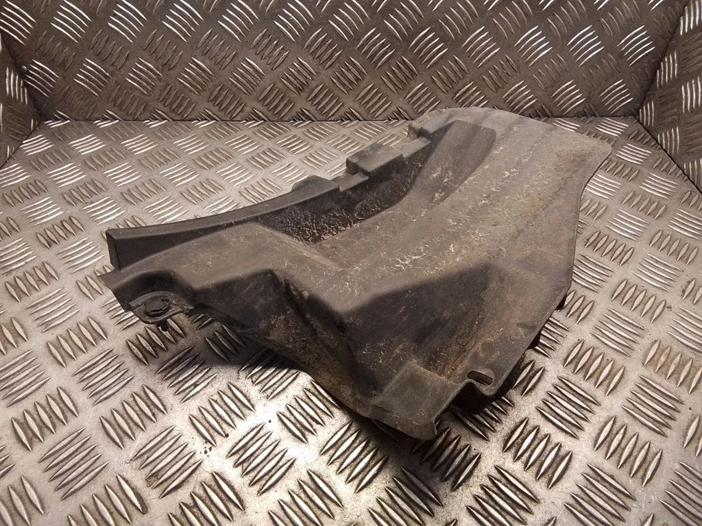Tagumine poritiivakate – Toyota Auris E180 (2012-2018)