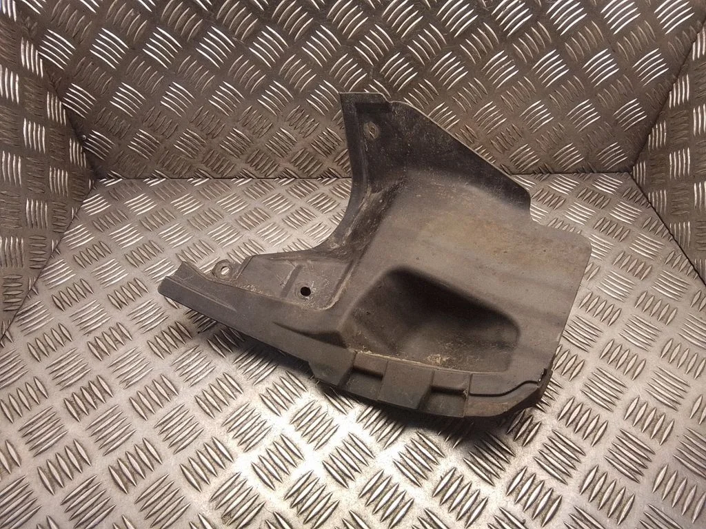 Tagumine poritiivakate – Toyota Auris E180 (2012-2018)