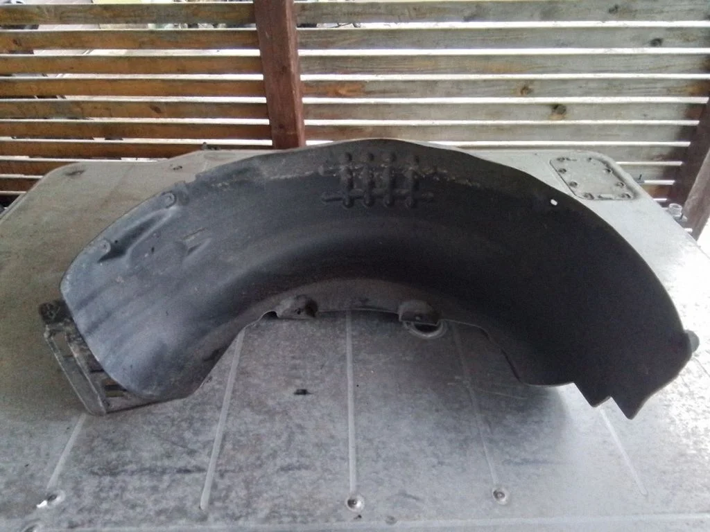 Aizmugurējais dubļusargs (arkas ieliktnis) 9810967880