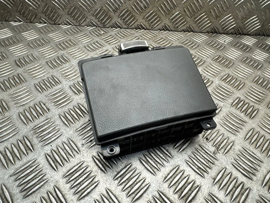 Schowek pasażera TBX48