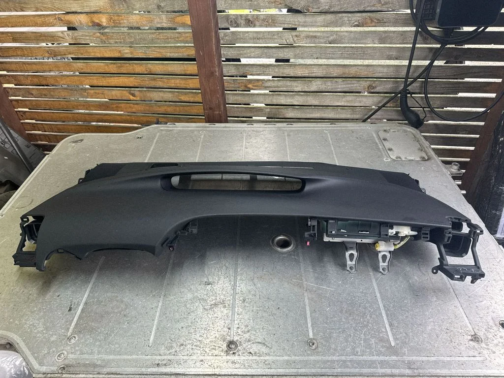 Panelis – Toyota Prius (XW30) (2009-2015)