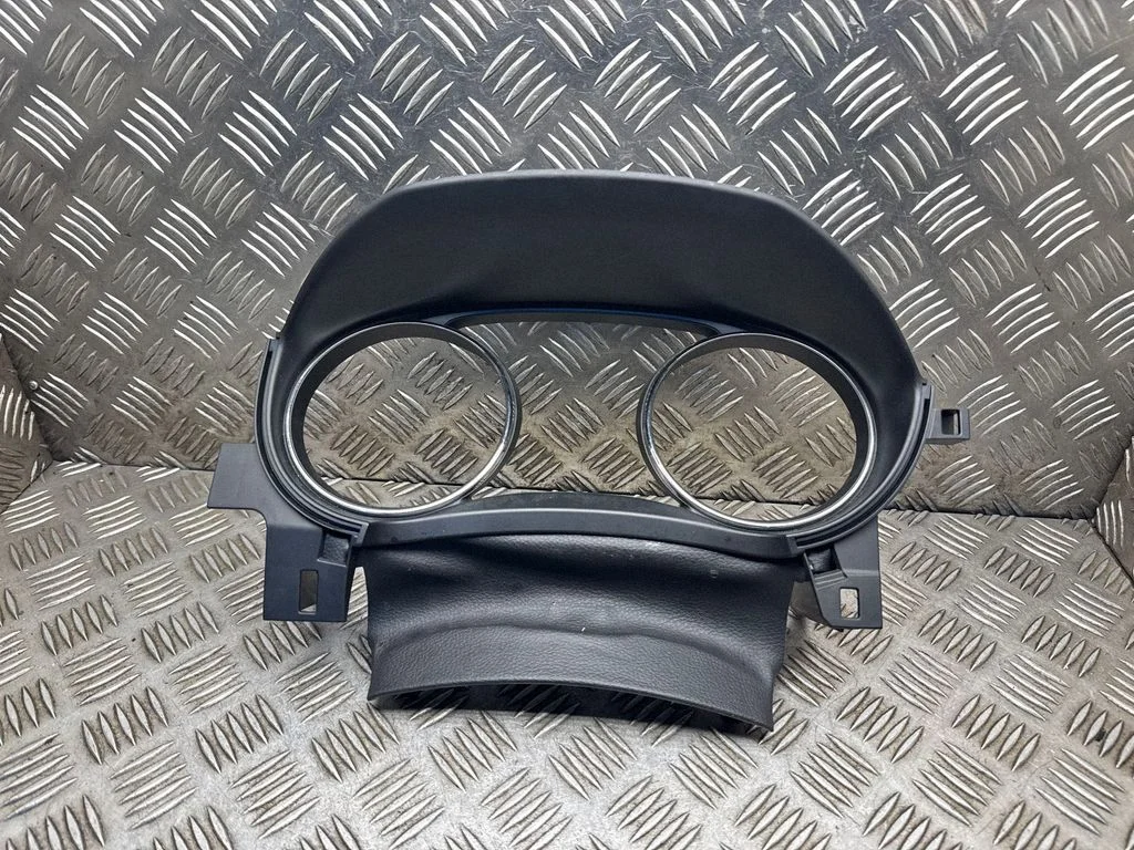 Näidikute paneeli viimistlus – Nissan Qashqai (2014-2016)