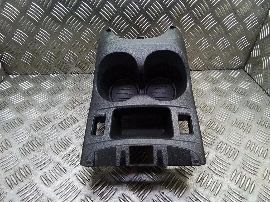Cup holder – Nissan Qashqai (2010-2014)