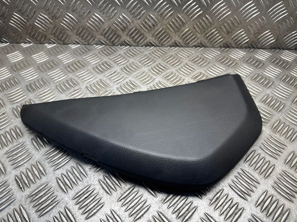 Armatuurlaua külje viimistluspaneel – Nissan Qashqai (2014-2016)