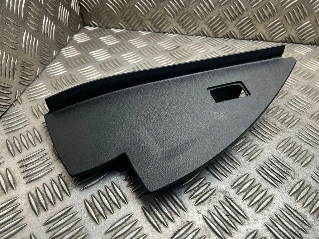 Armatuurlaua külje viimistluspaneel – Seat Arona (2017-)