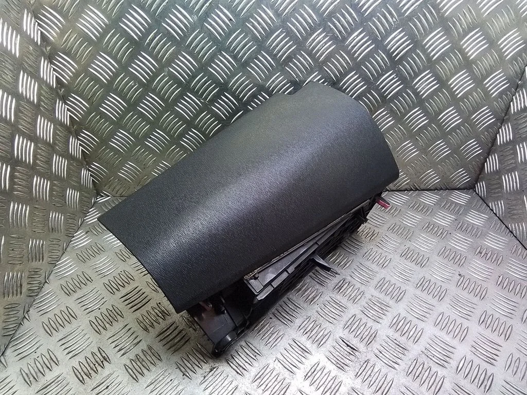 Kindalaeka kaas – Toyota Prius (XW20) (2003-2009)
