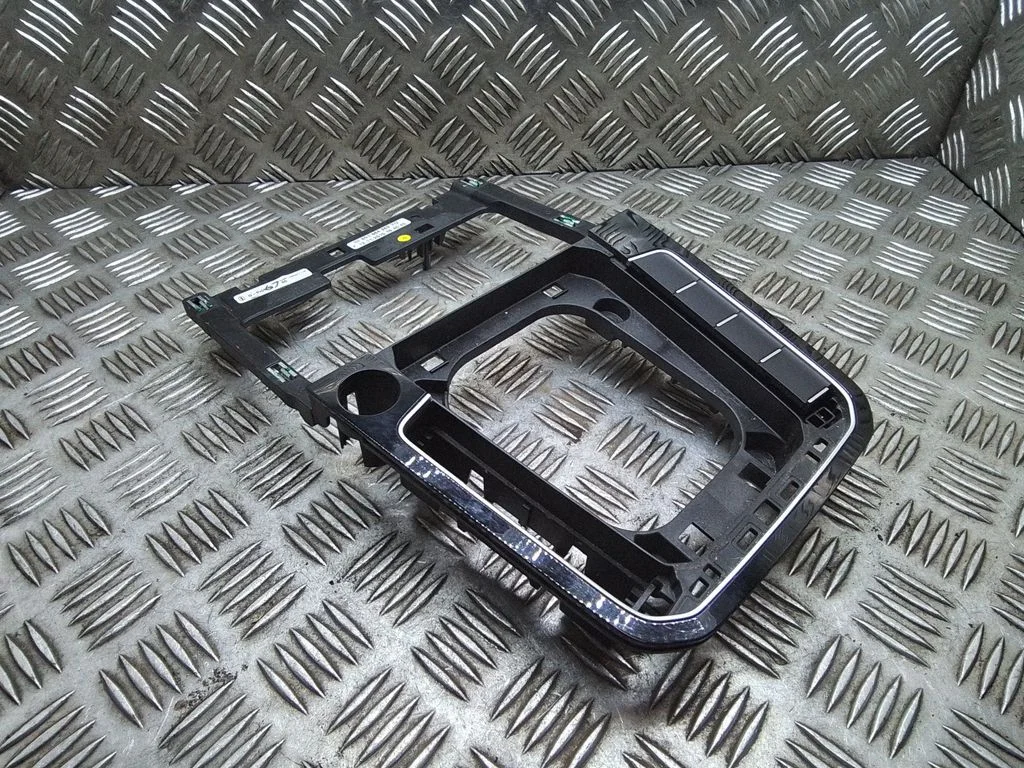 Ramka dźwigni zmiany biegów (plastikowa) – Volkswagen Passat CC (2008-2016)