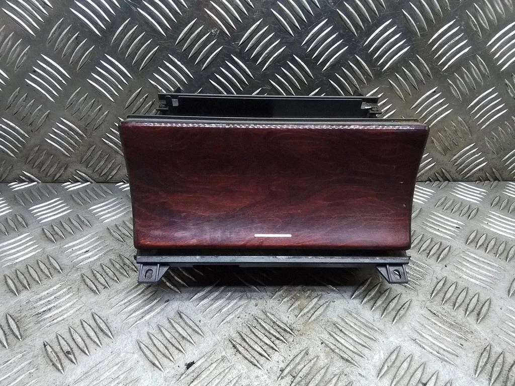 Ashtray (front)