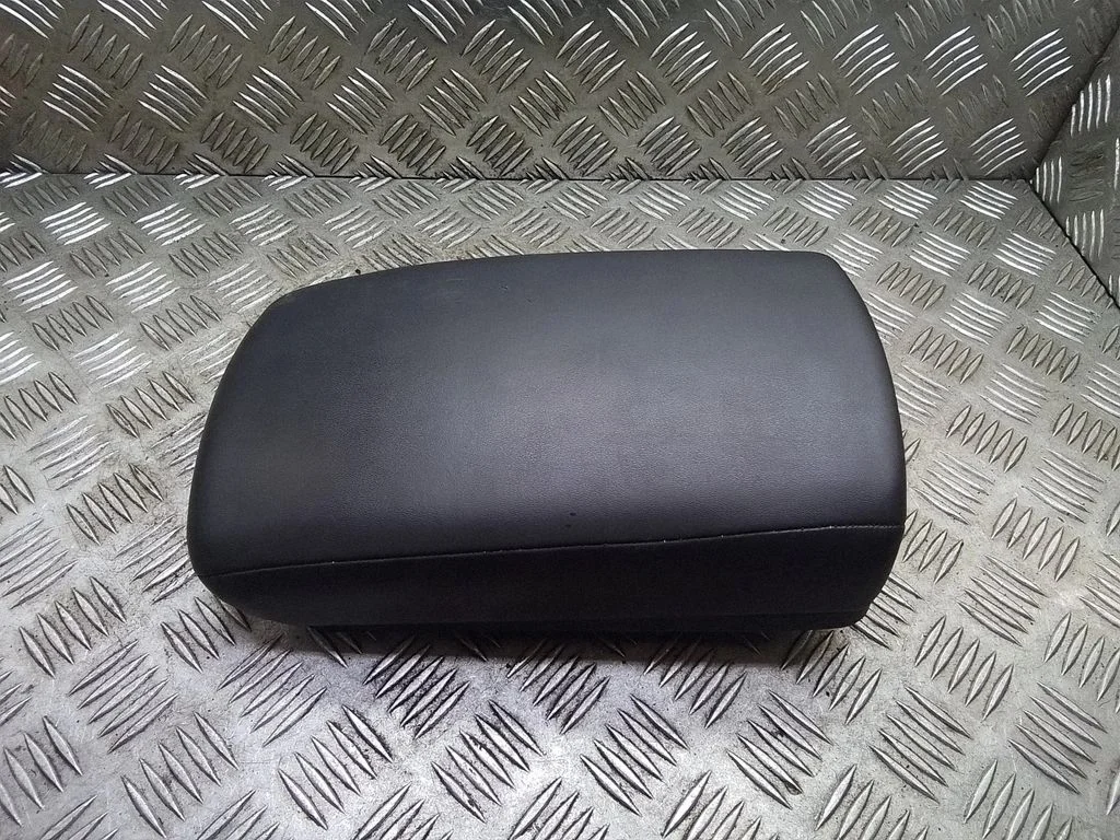 Roku balsts – Nissan Qashqai+2 (2008-2010)