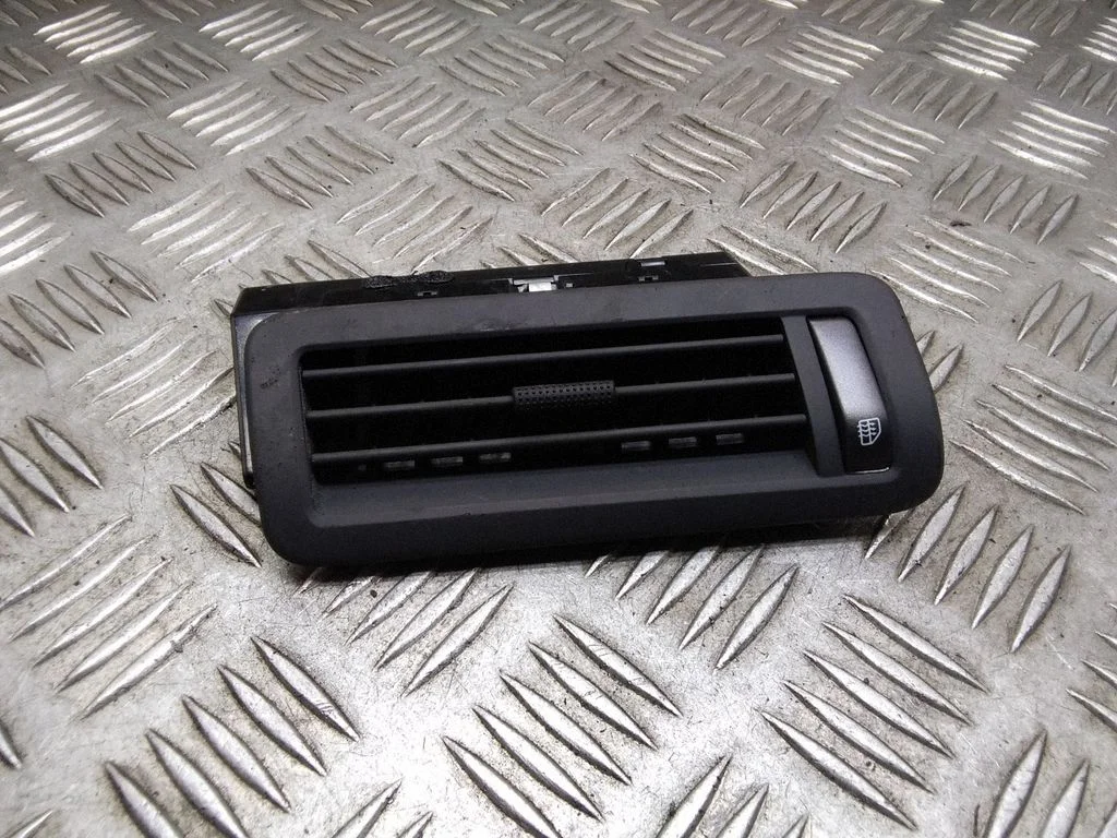Aizmugurējās gaisa restītes – Volkswagen Phaeton (2002-2016)