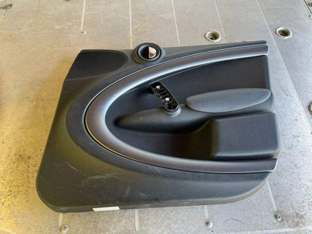 Front door card panel trim – Mini Cooper Countryman R60 (2011-2016)