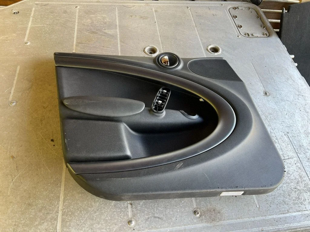 Front door card panel trim – Mini Cooper Countryman R60 (2011-2016)