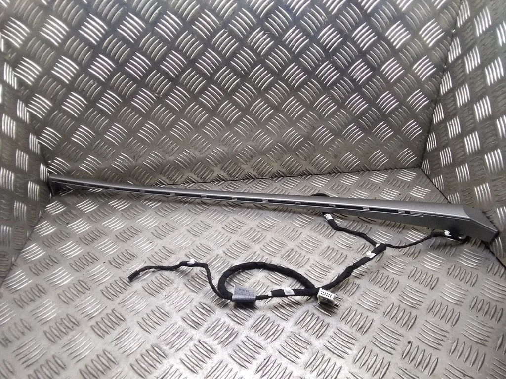 Front door trim bar – BMW 7 Series E65 E66 (2001-2008)