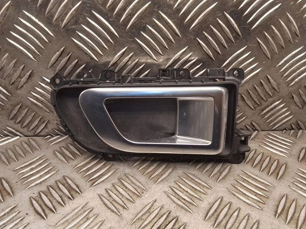 Front door interior handle – Land Rover Discovery Sport (2014-)