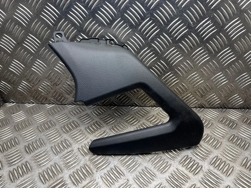 Front door interior handle trim – Nissan Qashqai (2014-2016)