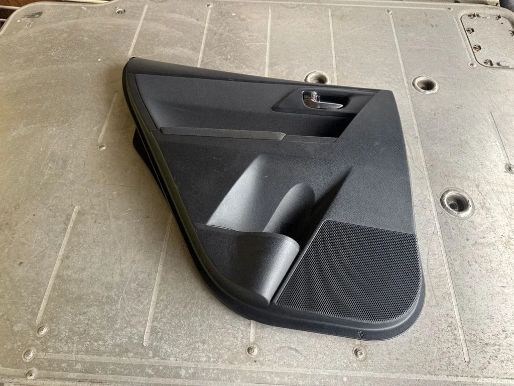 Tagumiste uste sisevooder – Toyota Auris E180 (2012-2018)