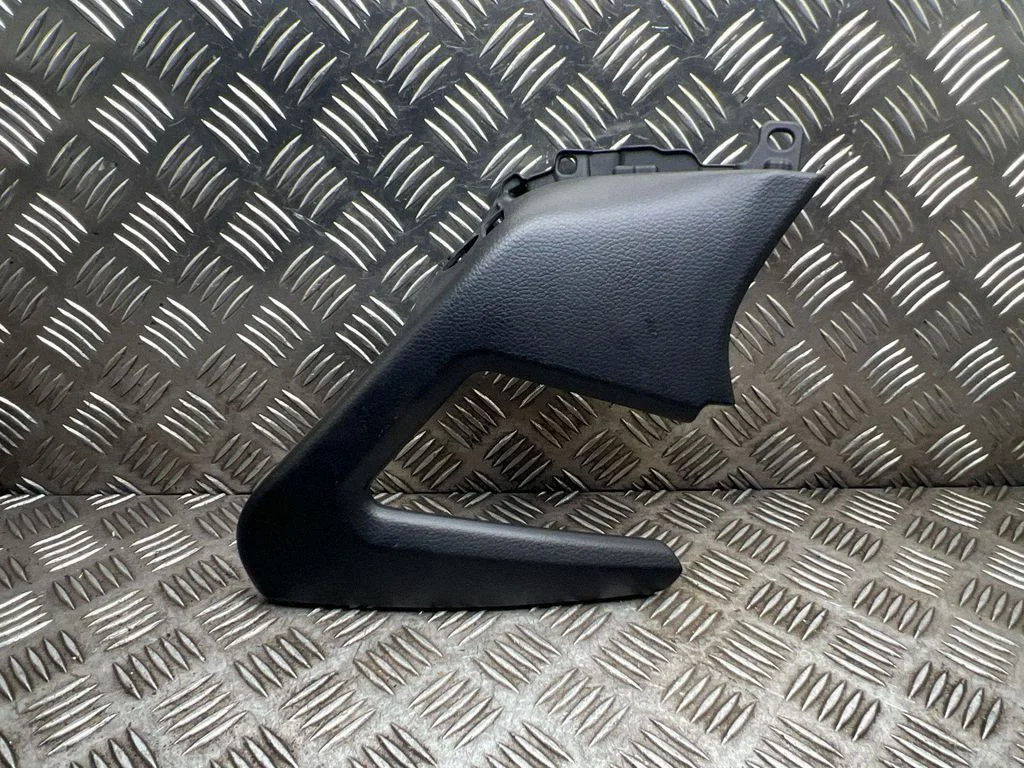 Front door interior handle trim – Nissan Qashqai (2014-2016)