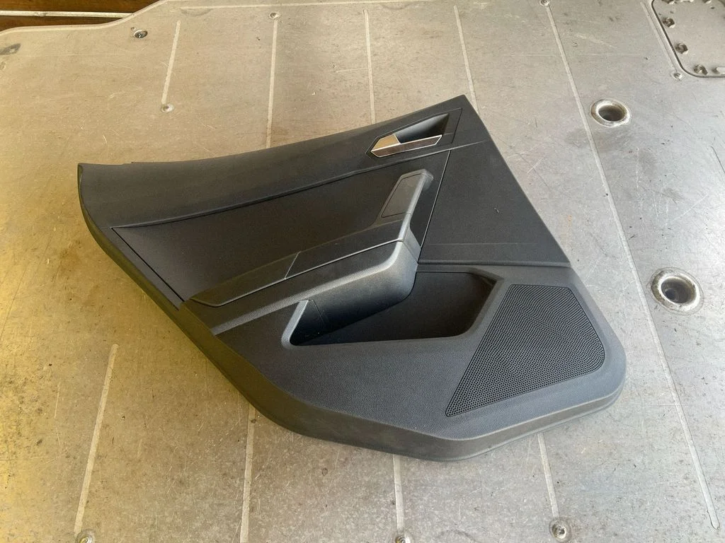 Tagumiste uste sisevooder – Seat Arona (2017-)
