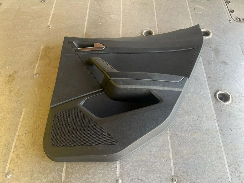 Tagumiste uste sisevooder – Seat Arona (2017-)