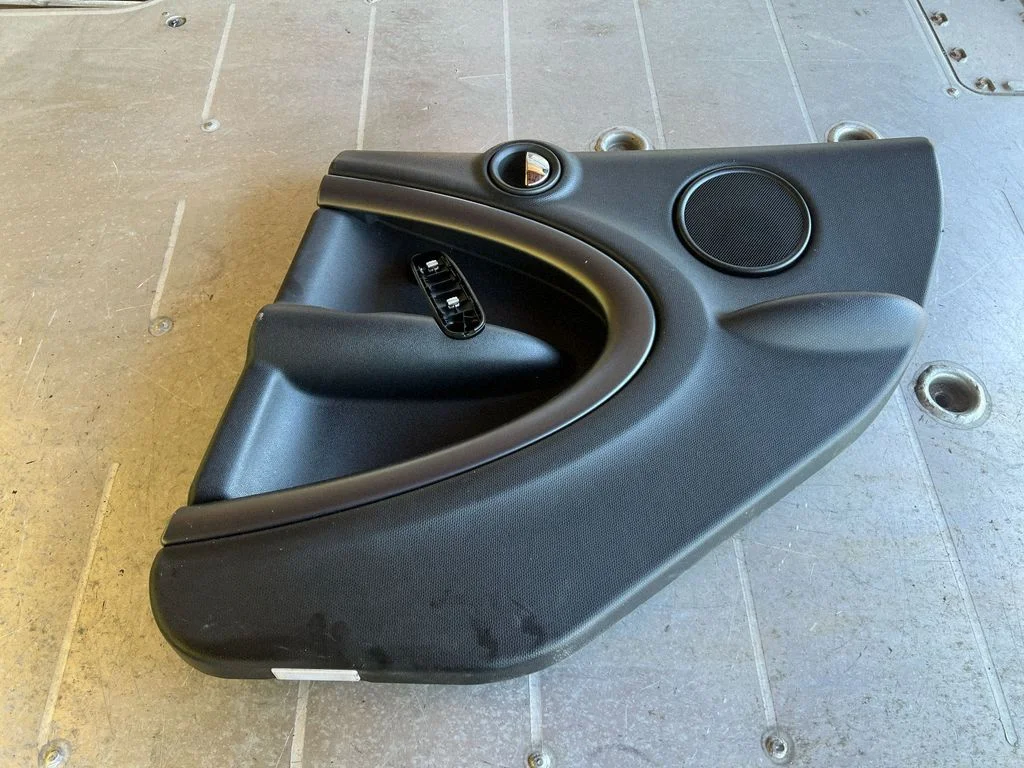 Tagumiste uste sisevooder – Mini Cooper Countryman R60 (2011-2016)