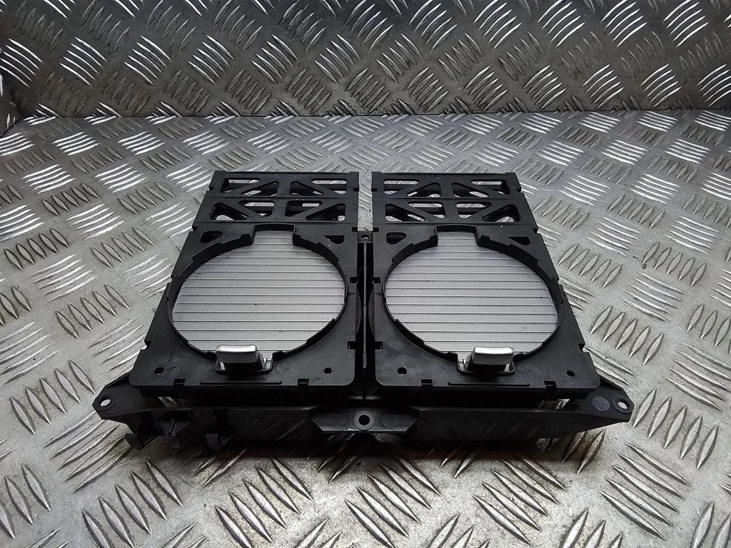 Uchwyt na kubki (przedni) – BMW Seria 7 E65 E66 (2001-2008)