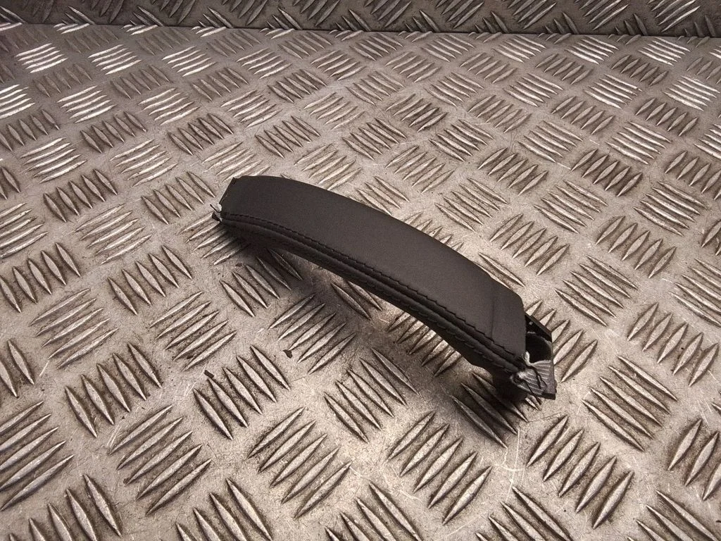 Rear door handle trim – Land Rover Discovery Sport (2014-)