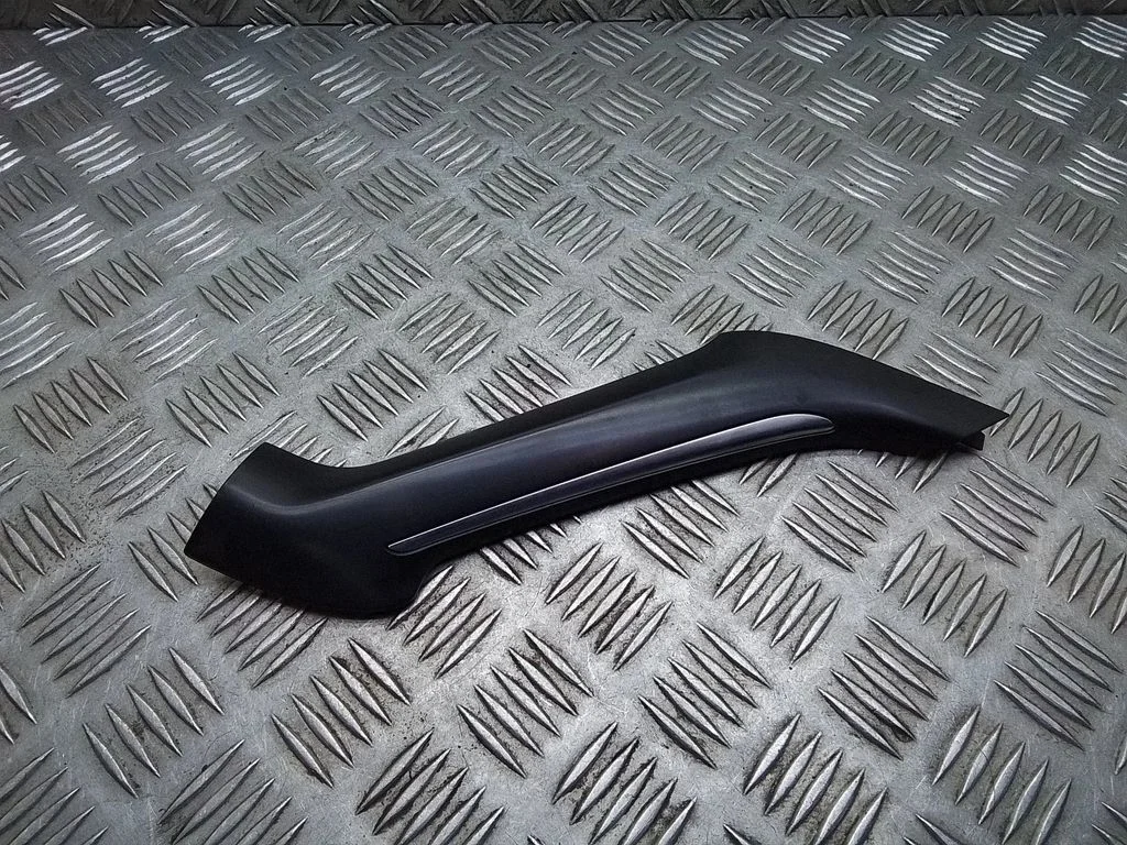 Rear door handle trim – Toyota Verso (2009-2018)