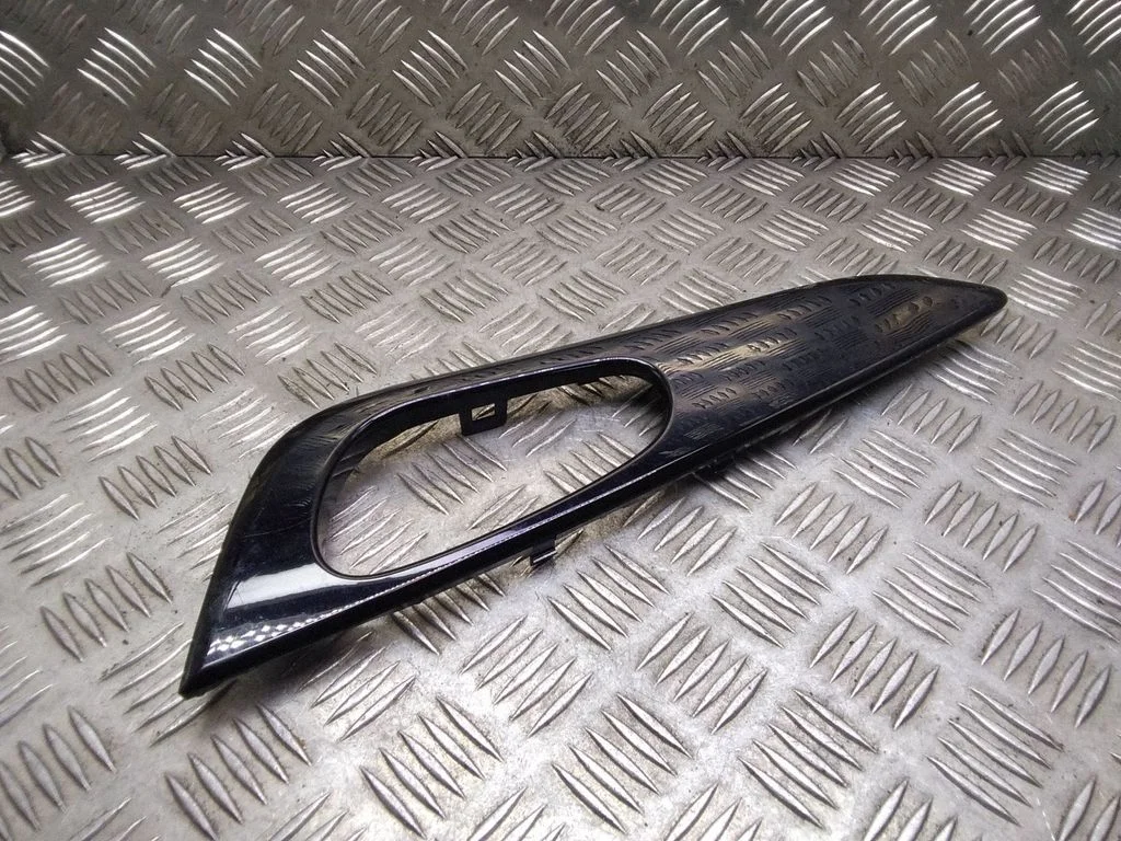 Rear door handle trim – Nissan Qashqai (2010-2014)