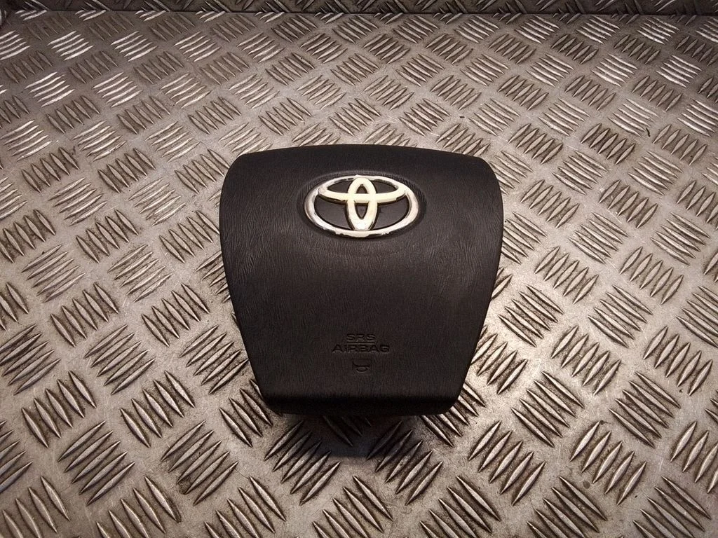 Steering wheel airbag – Toyota Prius (XW30) (2009-2015)