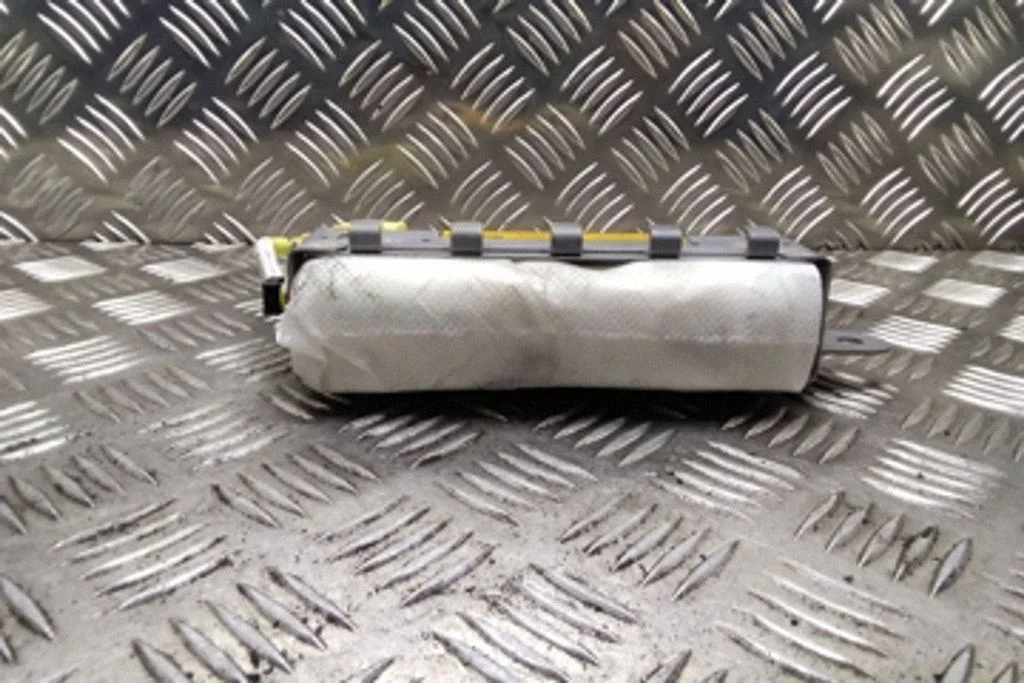 Tagumise ukse turvapadi – Lexus GS 300 350 430 450H (2005-2012)