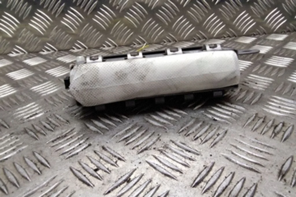 Tagumise ukse turvapadi – Lexus GS 300 350 430 450H (2005-2012)