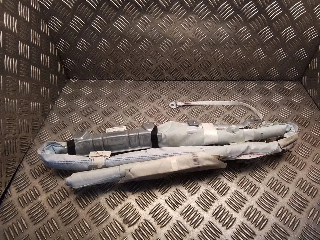 Katuse turvapadi (kardin) – Nissan Qashqai (2014-2016)