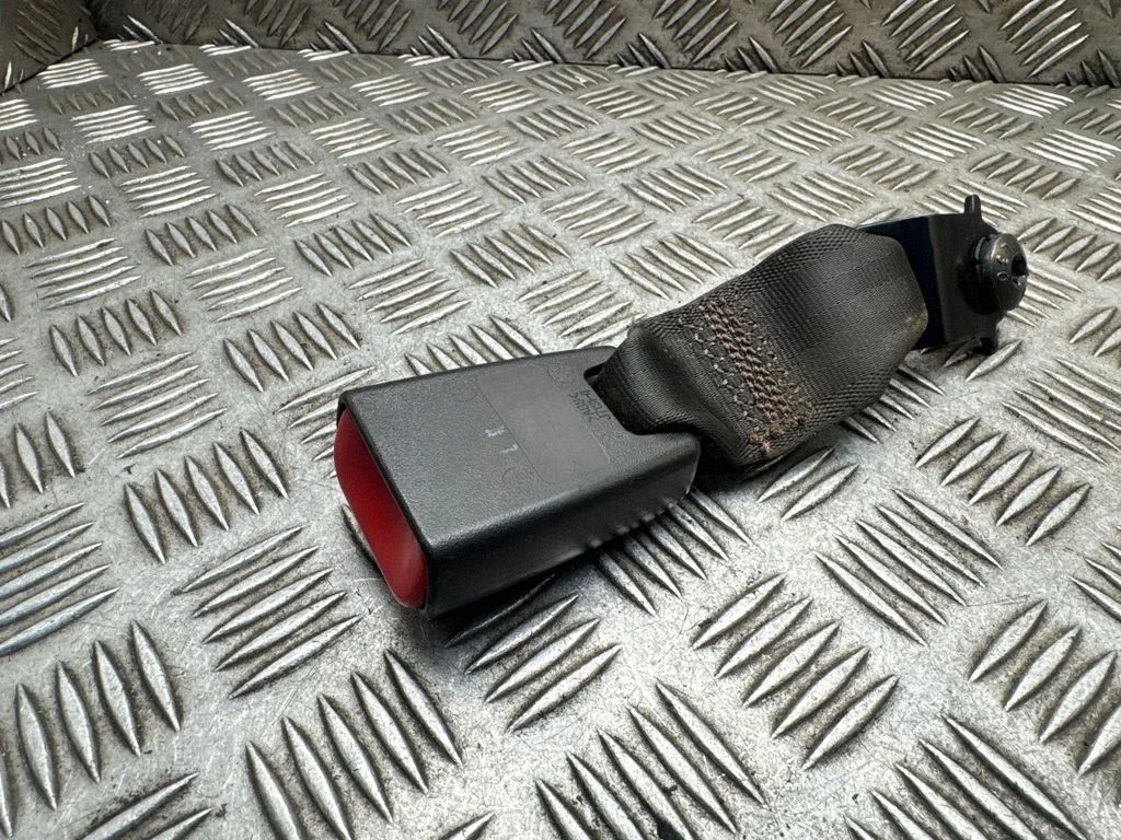 Zapięcie pasa tylne J71314